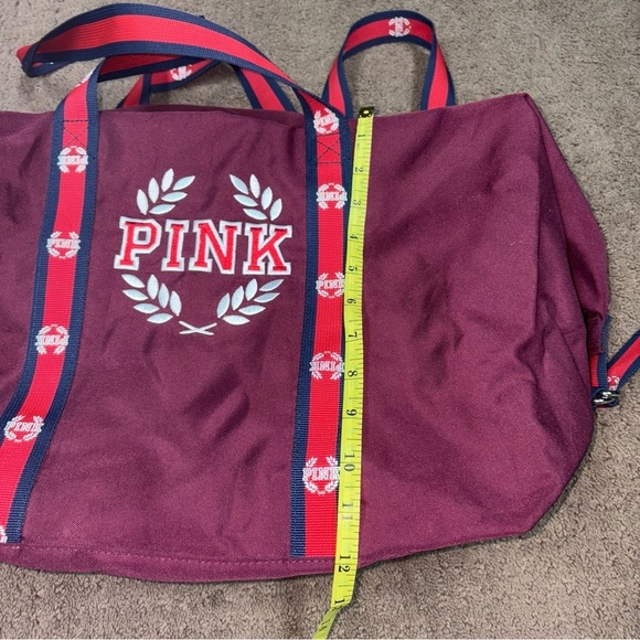 VICTORIAS SECRET PINK DUFFLE BAG 2017 - Picture 7 of 10